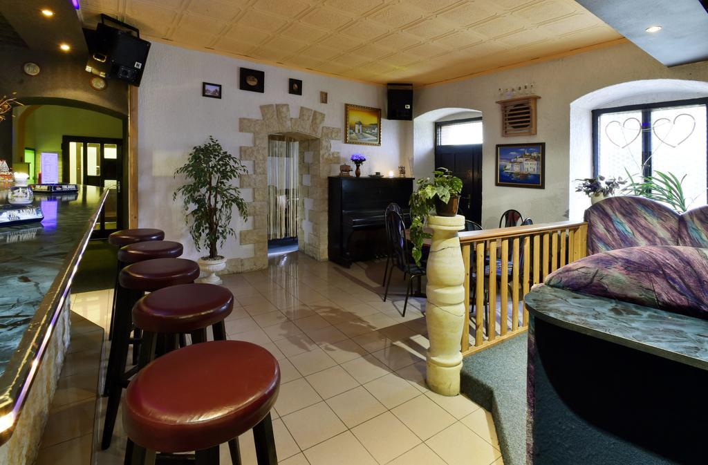 Hotel Kovarna Decin Esterno foto