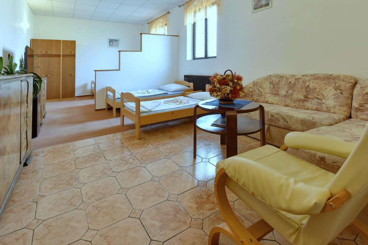 Hotel Kovarna Decin Esterno foto
