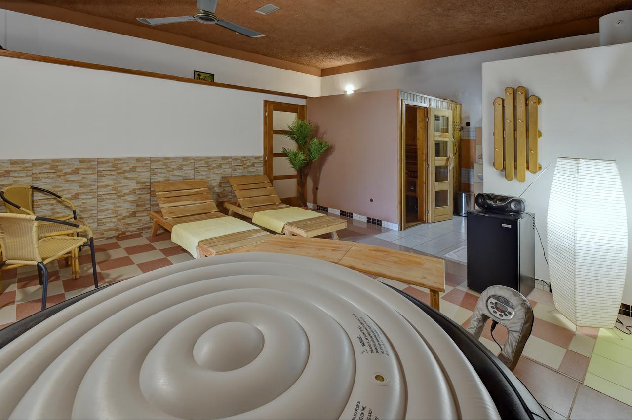 Hotel Kovarna Decin Esterno foto
